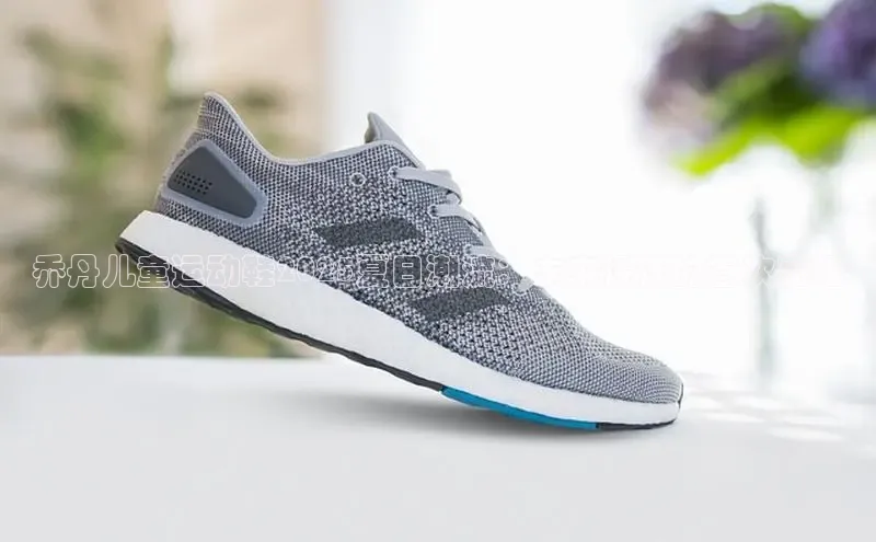 乔丹儿童运动鞋2025夏日潮流：未来设计的首次亮相